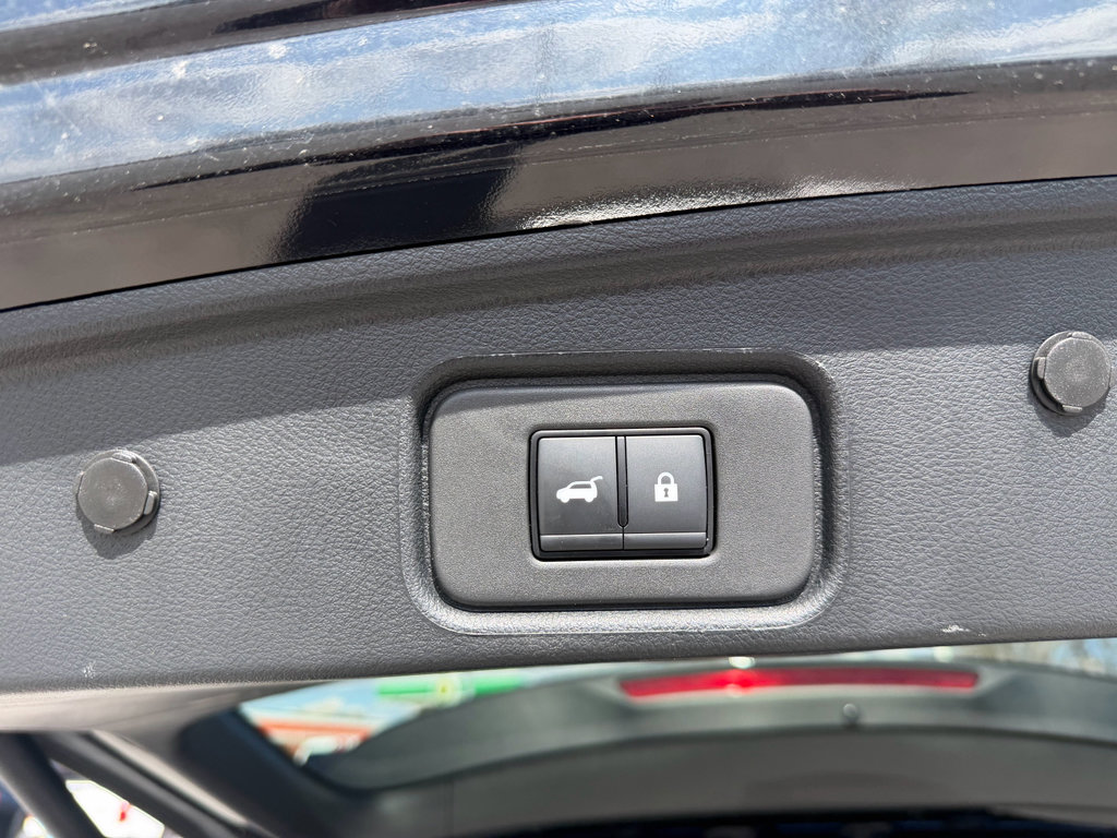 Used 2025 Nissan Pathfinder SL image 8