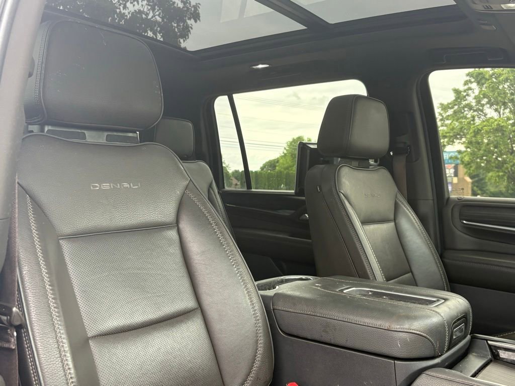 Used 2022 GMC Yukon XL Denali AWD/4WD image 15