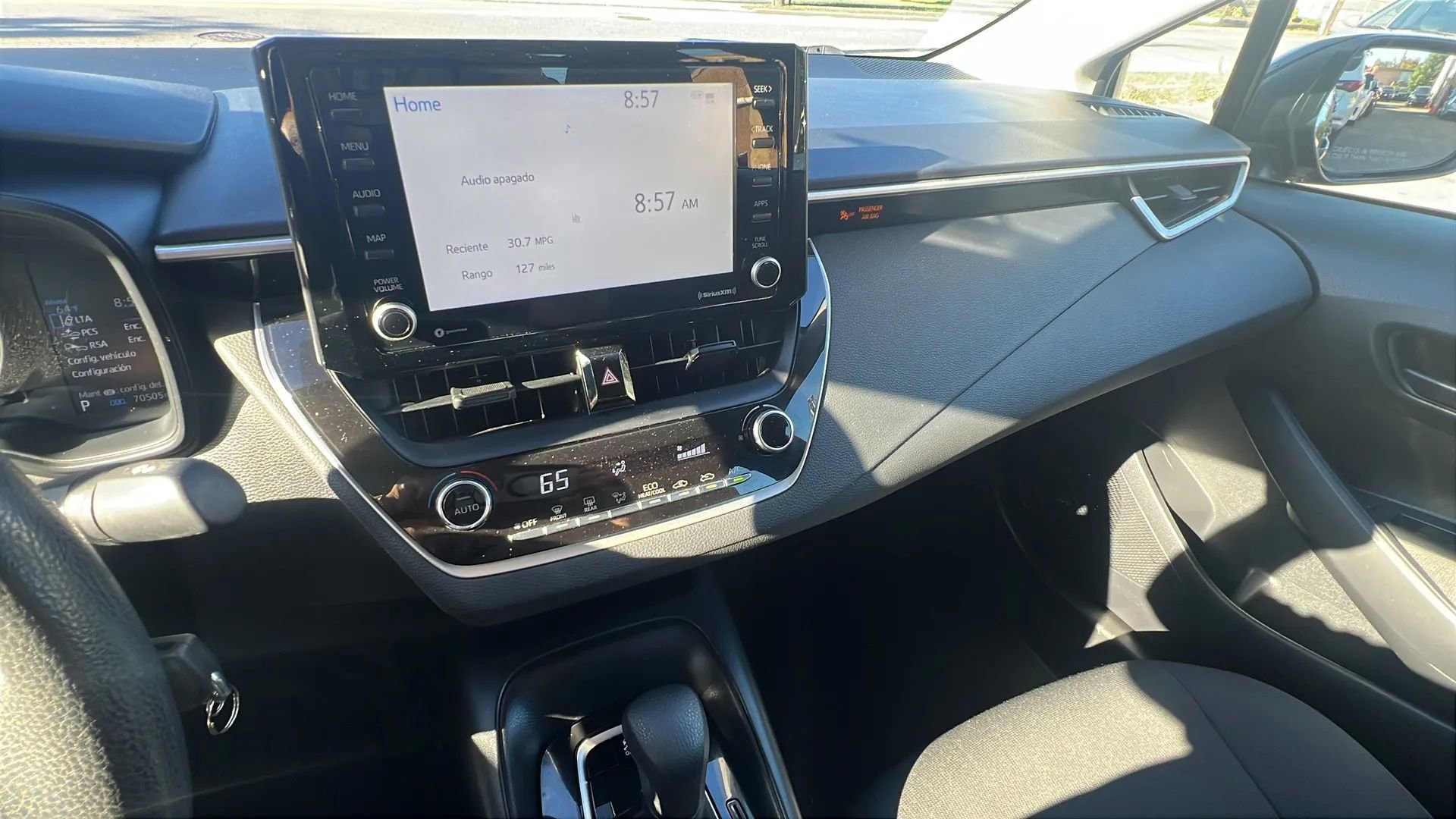 Used 2022 Toyota Corolla LE image 17