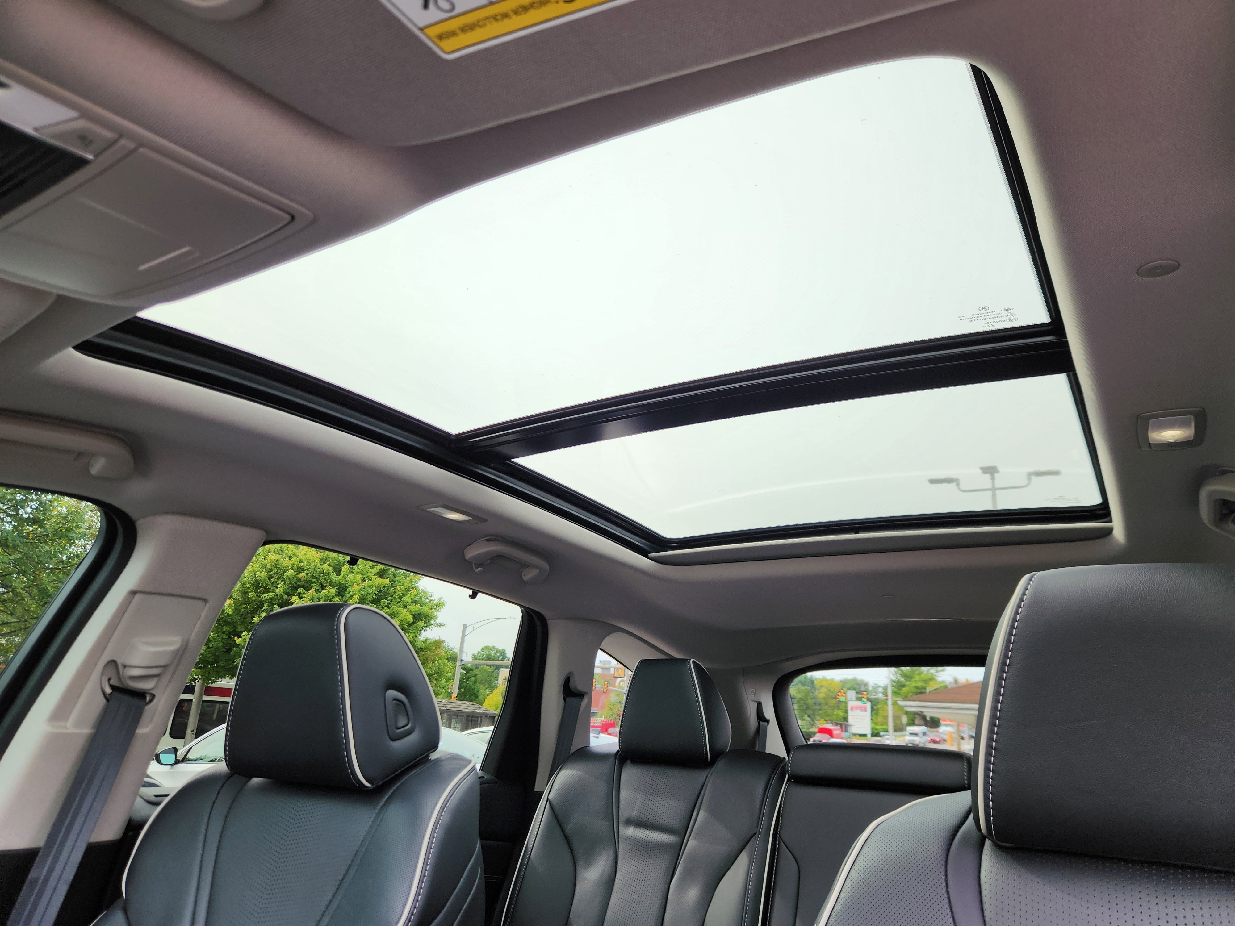 Used 2024 Acura MDX SH-AWD w/ Advance Package image 16