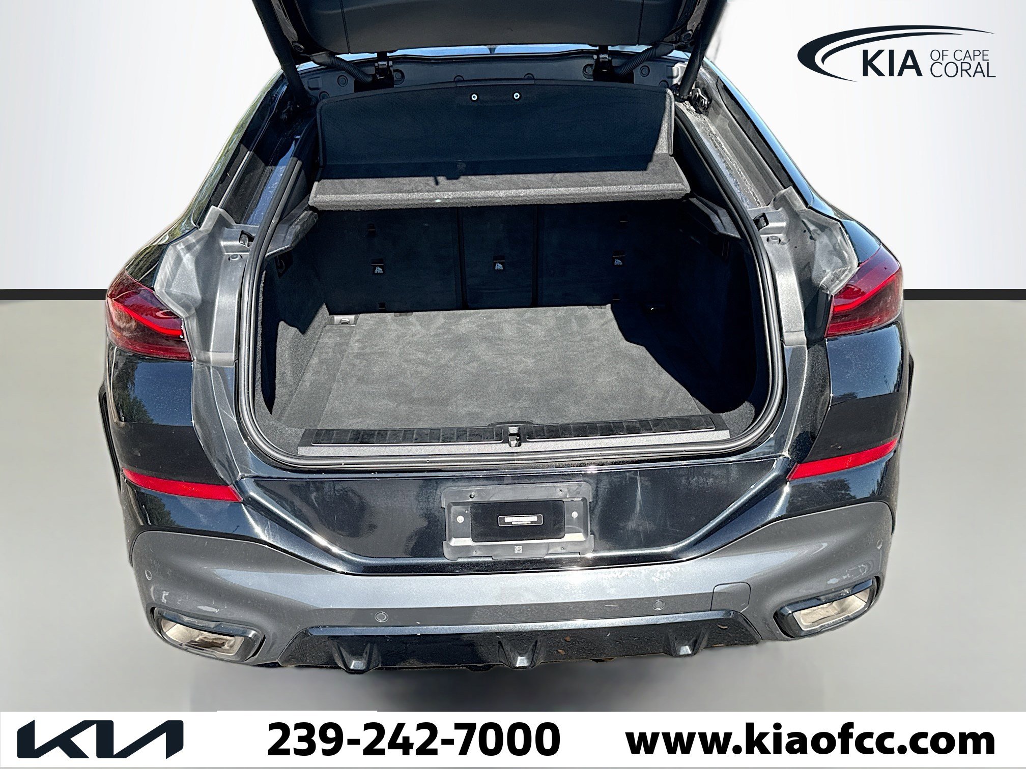 Used 2023 BMW X6 xDrive40i w/ M Sport Package image 11