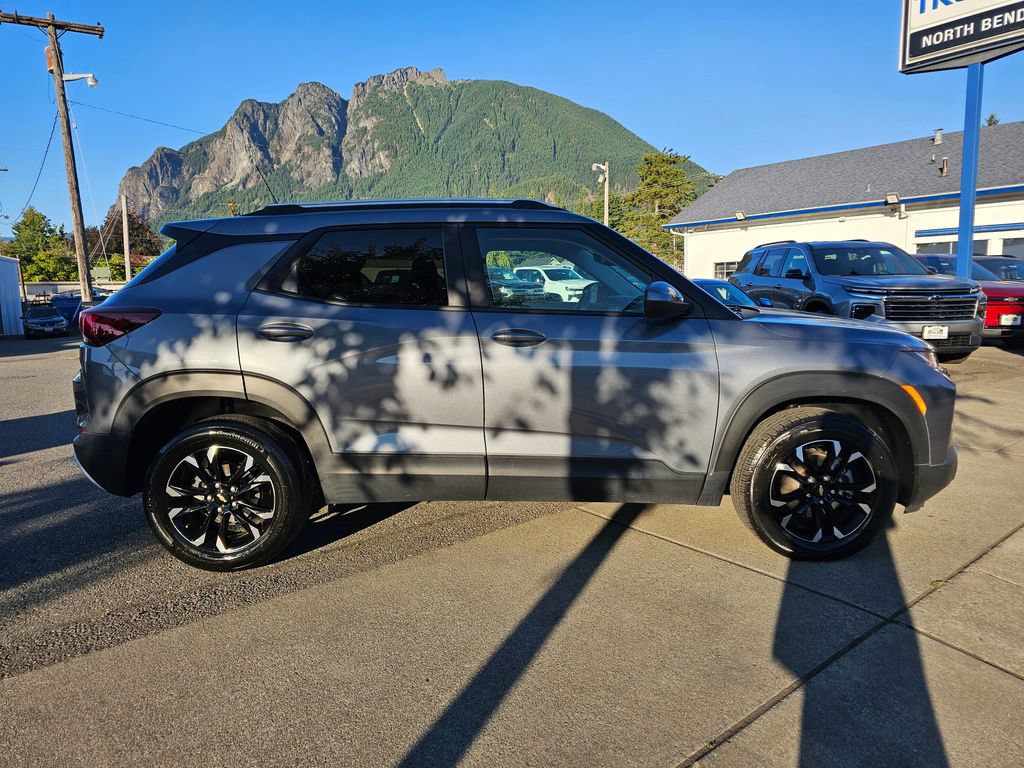 Used 2022 Chevrolet TrailBlazer LT w/ Convenience Package AWD/4WD image 4