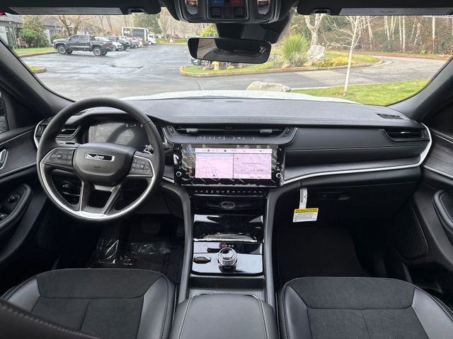 New 2026 Jeep Grand Cherokee Altitude image 11