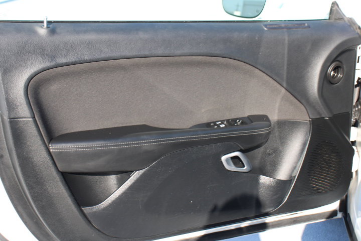 Used 2016 Dodge Challenger SXT image 10