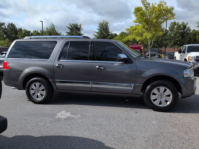 Used 2013 Lincoln Navigator L 2WD image 3
