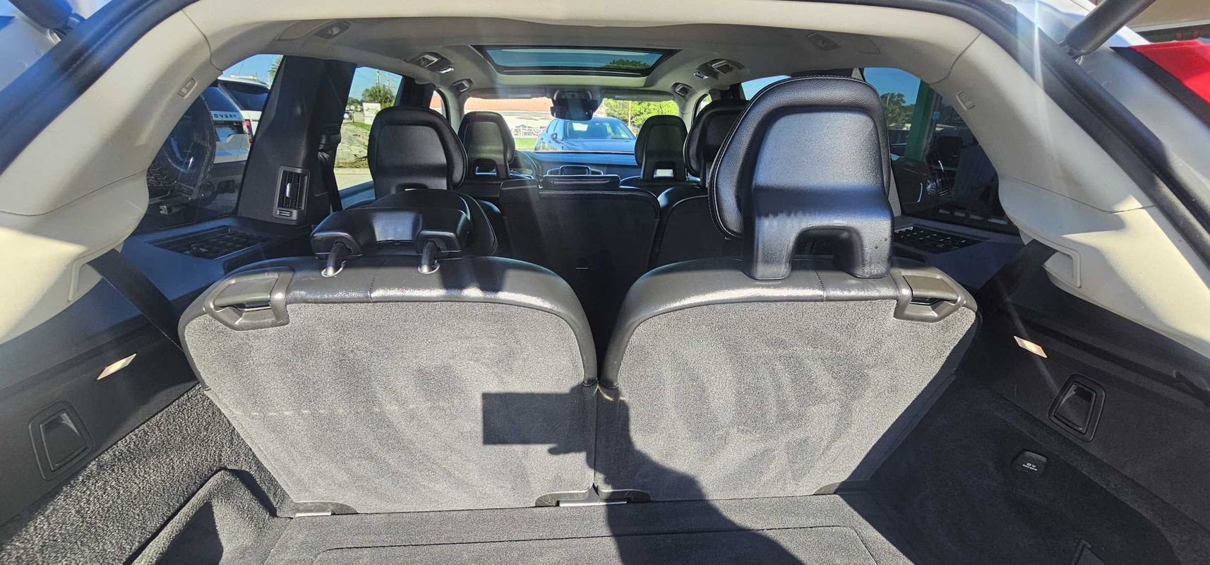 Used 2018 Volvo XC90 T5 Momentum w/ Convenience Package FWD image 22