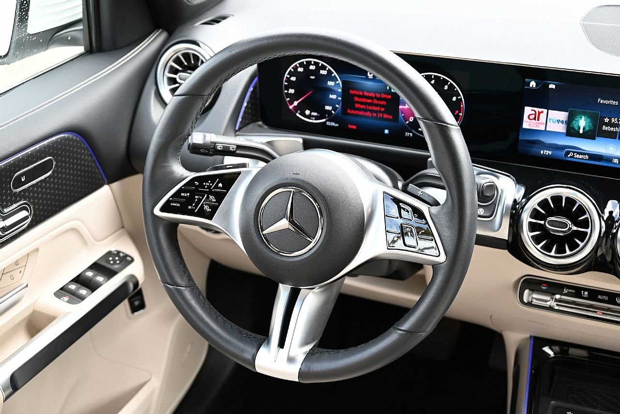 Certified 2025 Mercedes-Benz GLB 250 image 15