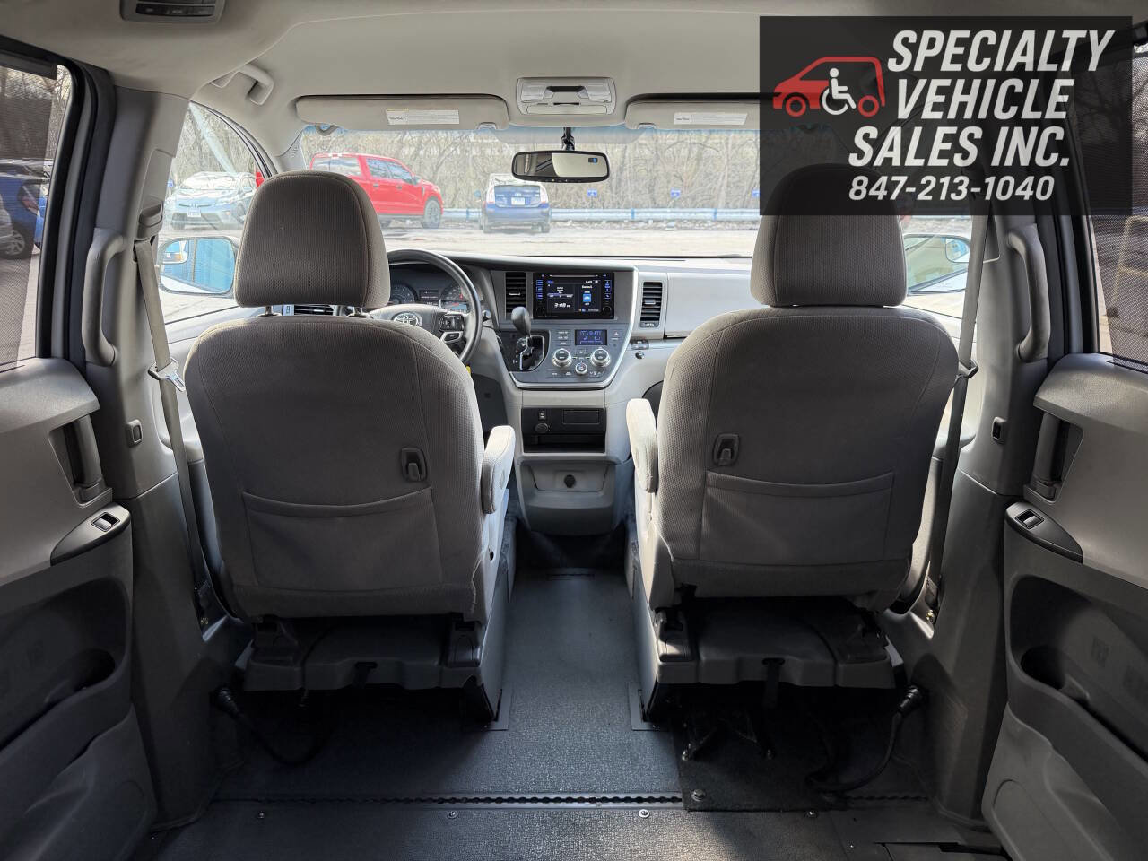Used 2017 Toyota Sienna LE image 26