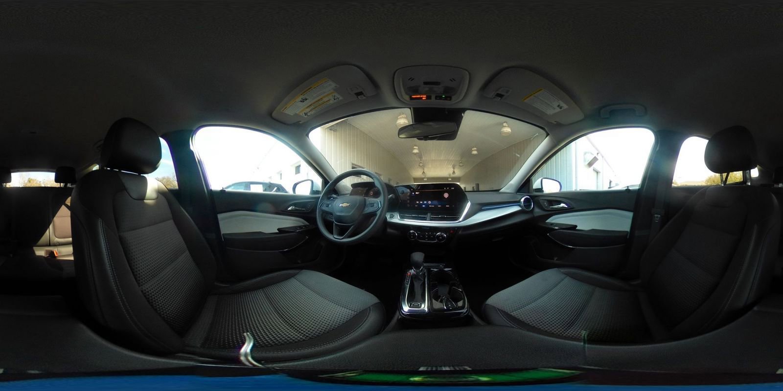 Used 2025 Chevrolet Trax LT FWD image 41