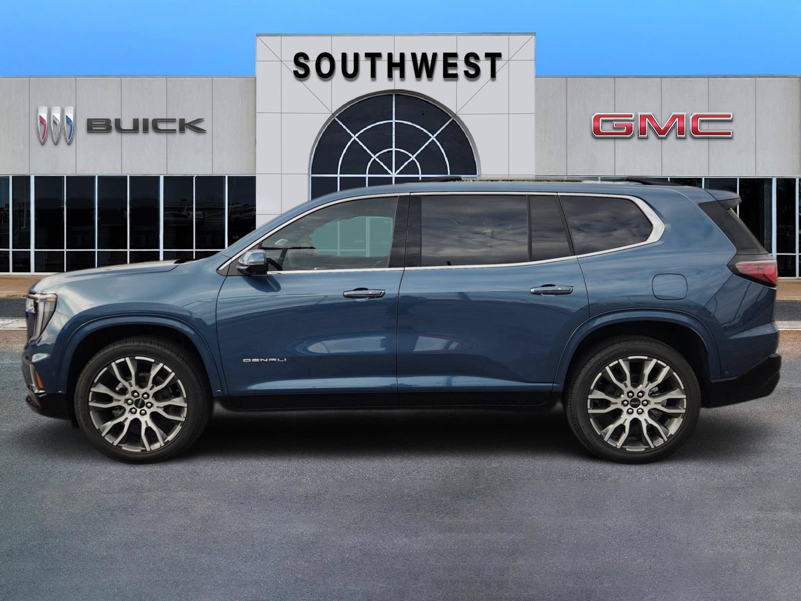 New 2026 GMC Acadia Denali Ultimate w/ LPO, Floor Liner Package AWD/4WD image 3