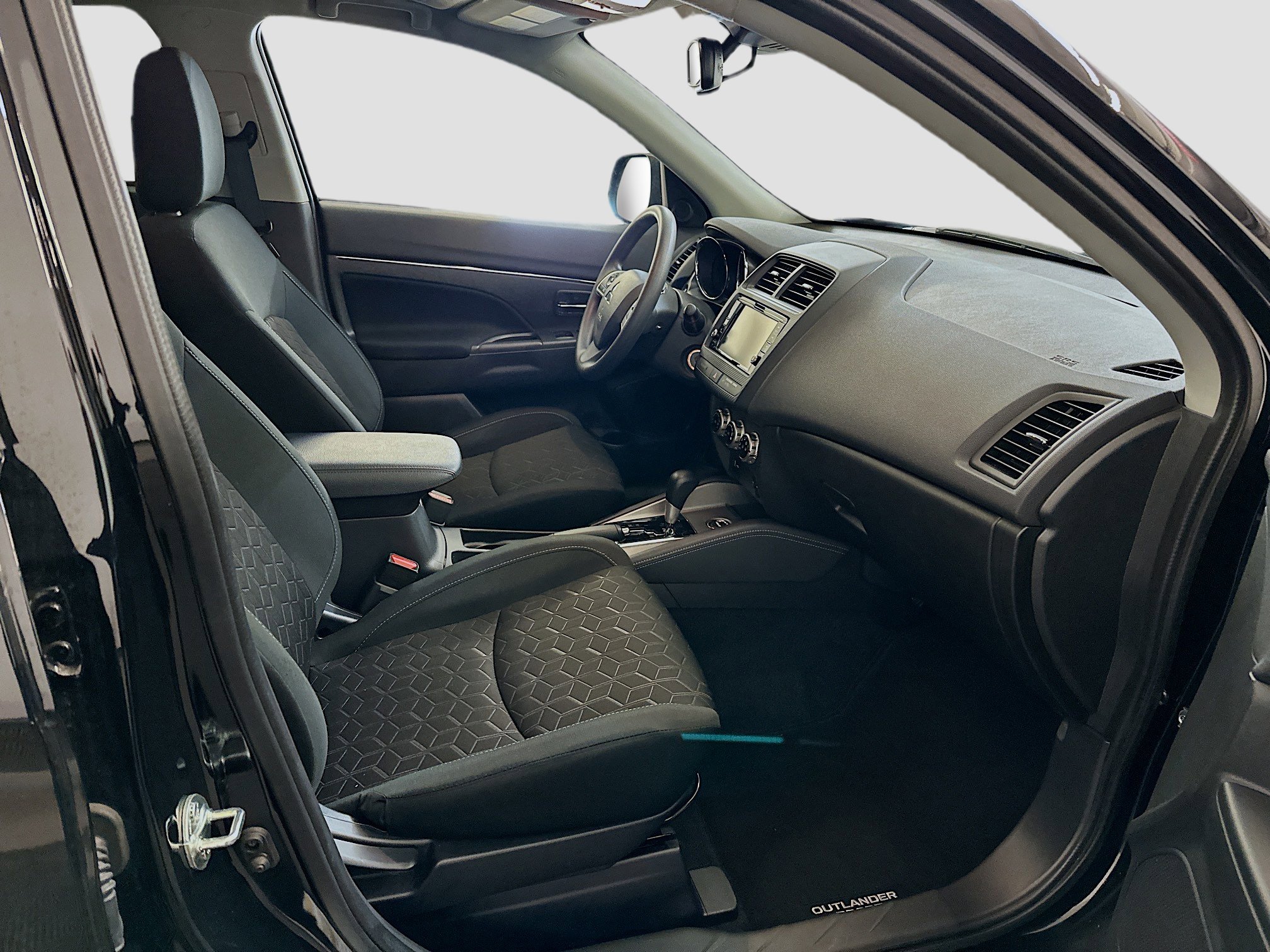 Used 2025 Mitsubishi Outlander Sport ES image 31