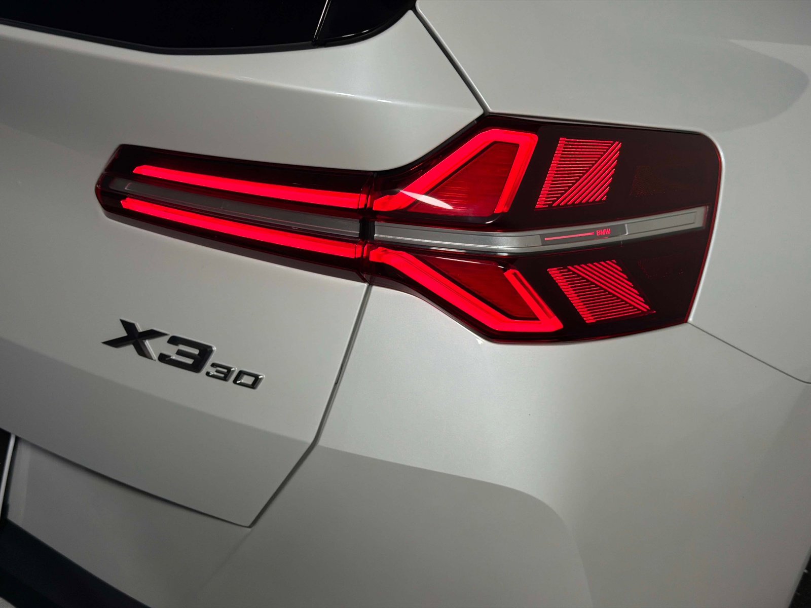 Used 2025 BMW X3 xDrive30i w/ Convenience Package image 17