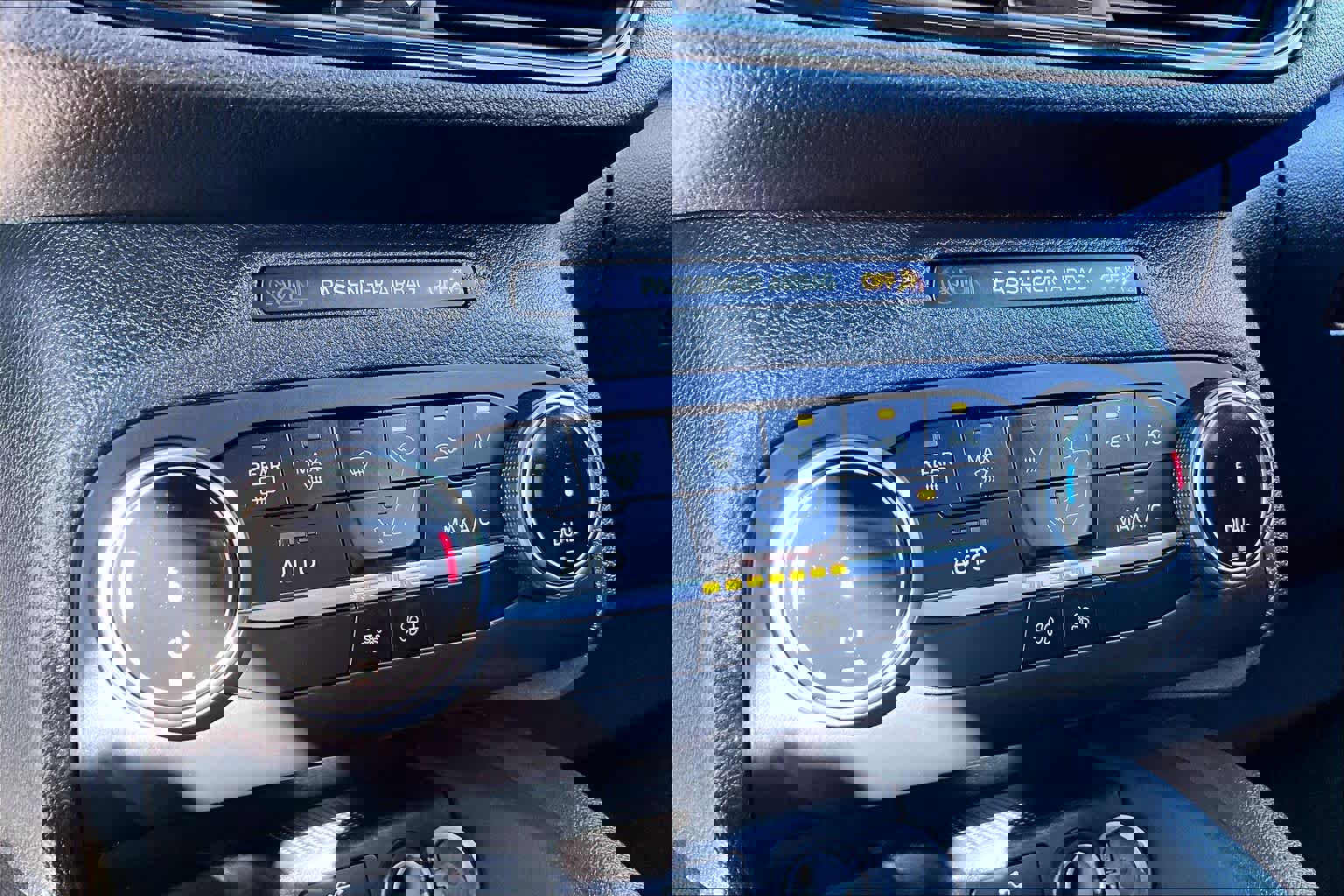 Used 2025 Ford Escape ST-Line FWD image 31