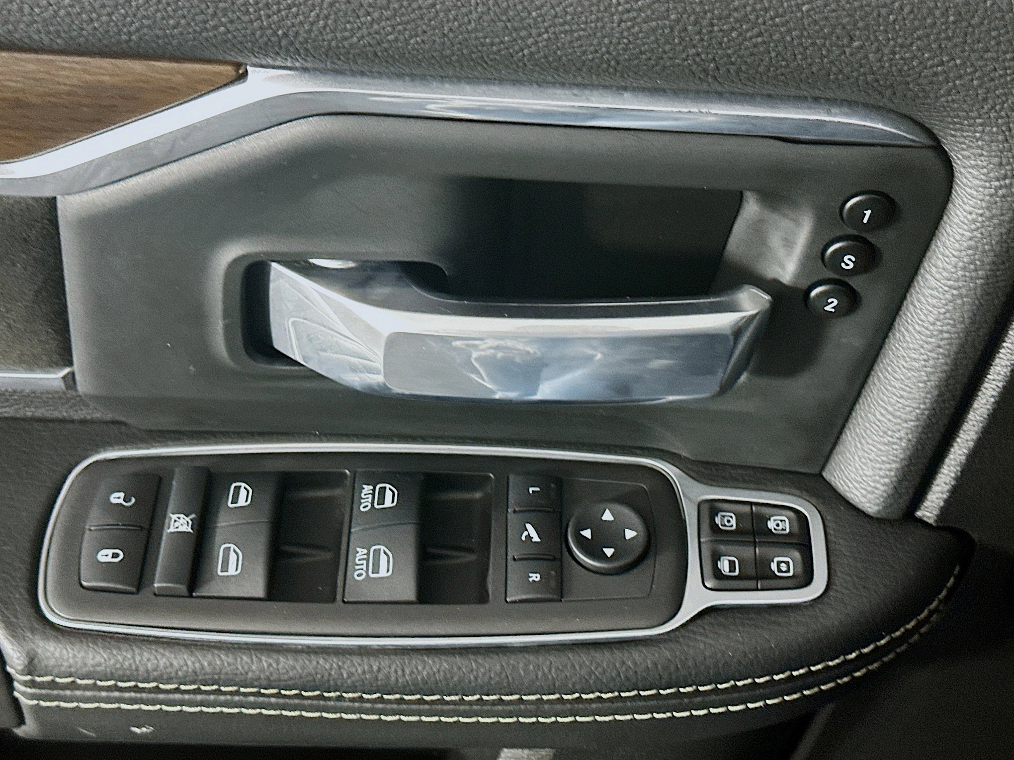 Used 2024 RAM 2500 Laramie w/ Safety Group image 15