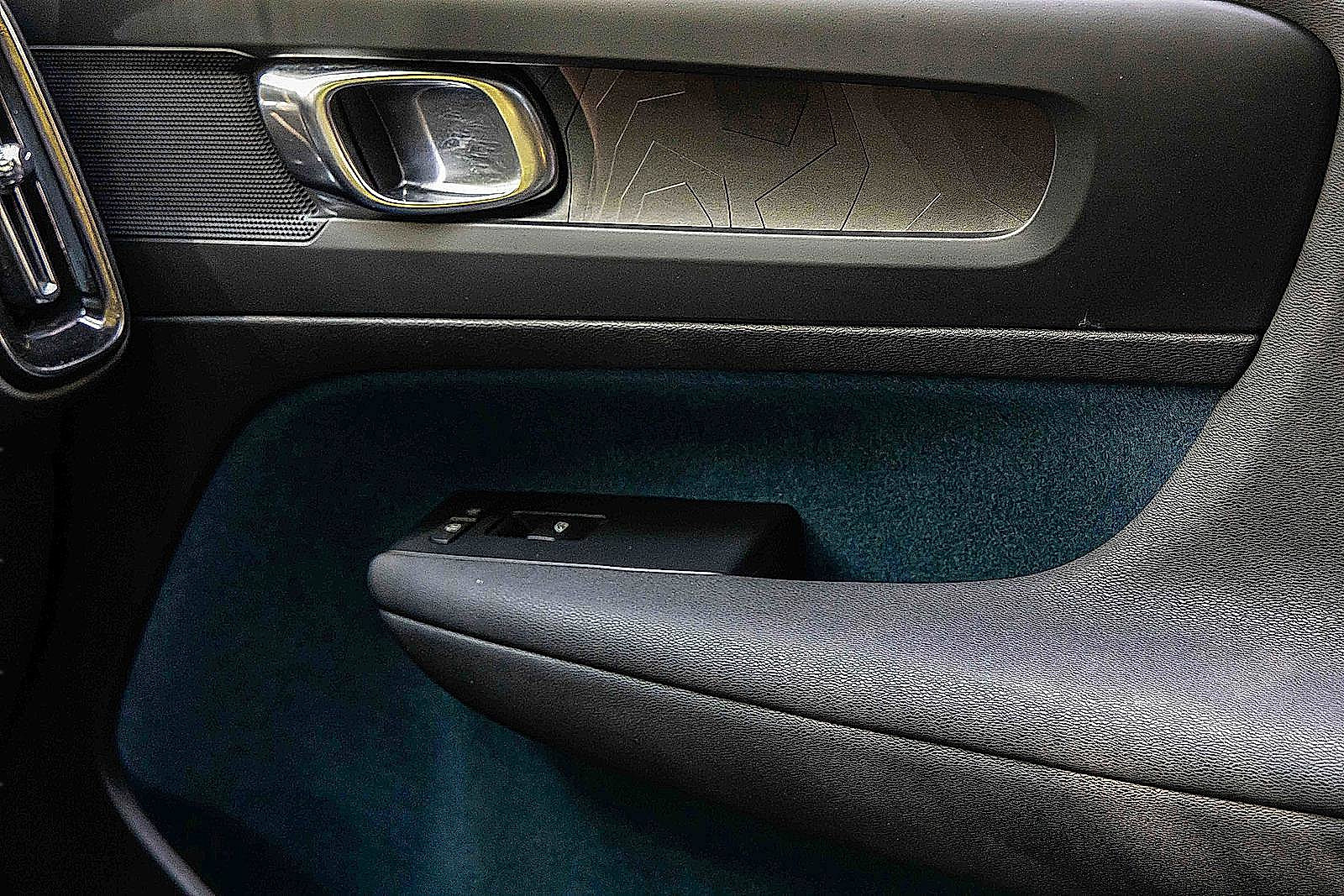 Used 2023 Volvo XC40 Recharge Plus w/ Protection Package Premier image 15