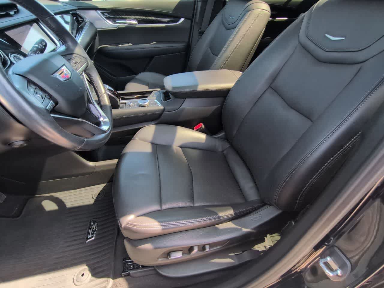 Used 2023 Cadillac XT6 Premium Luxury AWD/4WD image 16