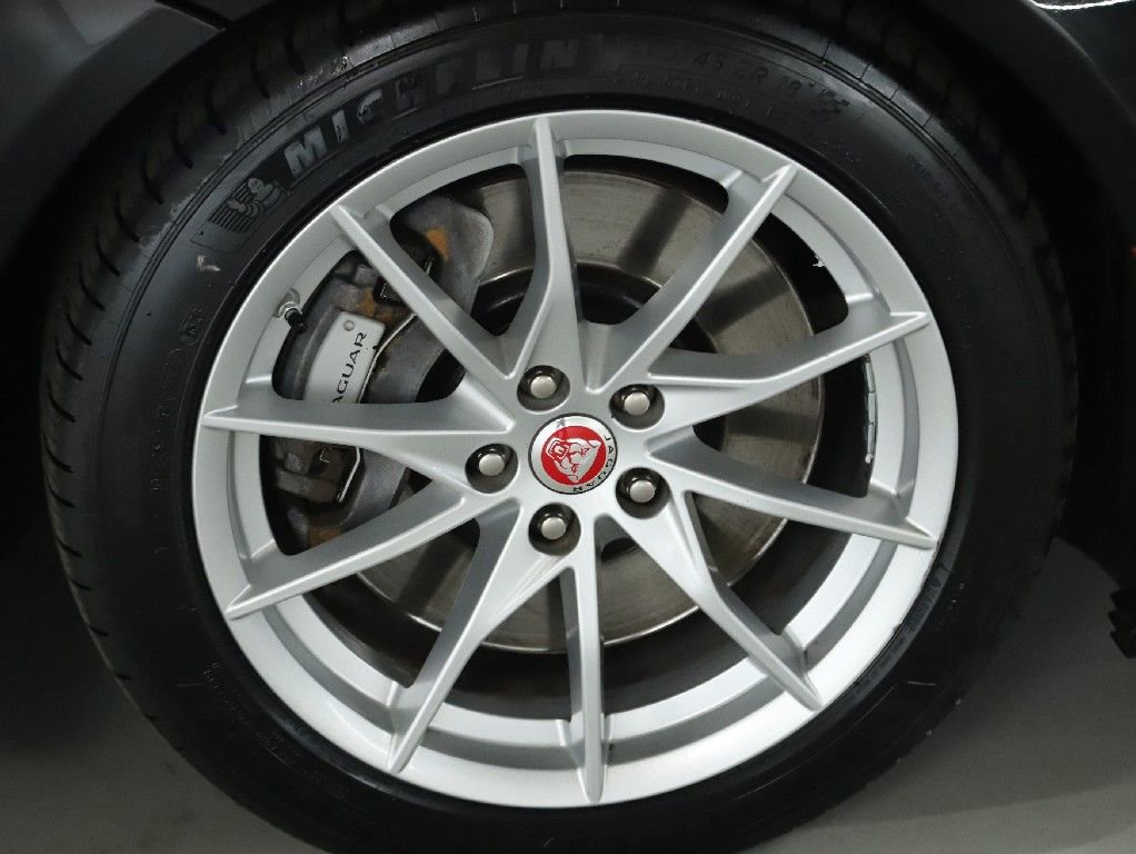 Certified 2021 Jaguar F-TYPE Convertible RWD image 34