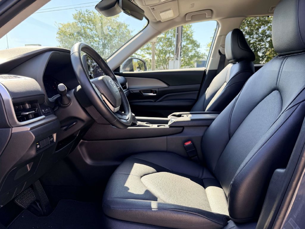 Certified 2025 Toyota Grand Highlander AWD image 20
