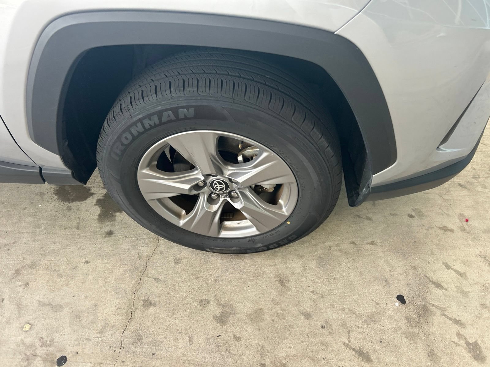 Used 2025 Toyota RAV4 XLE FWD image 5