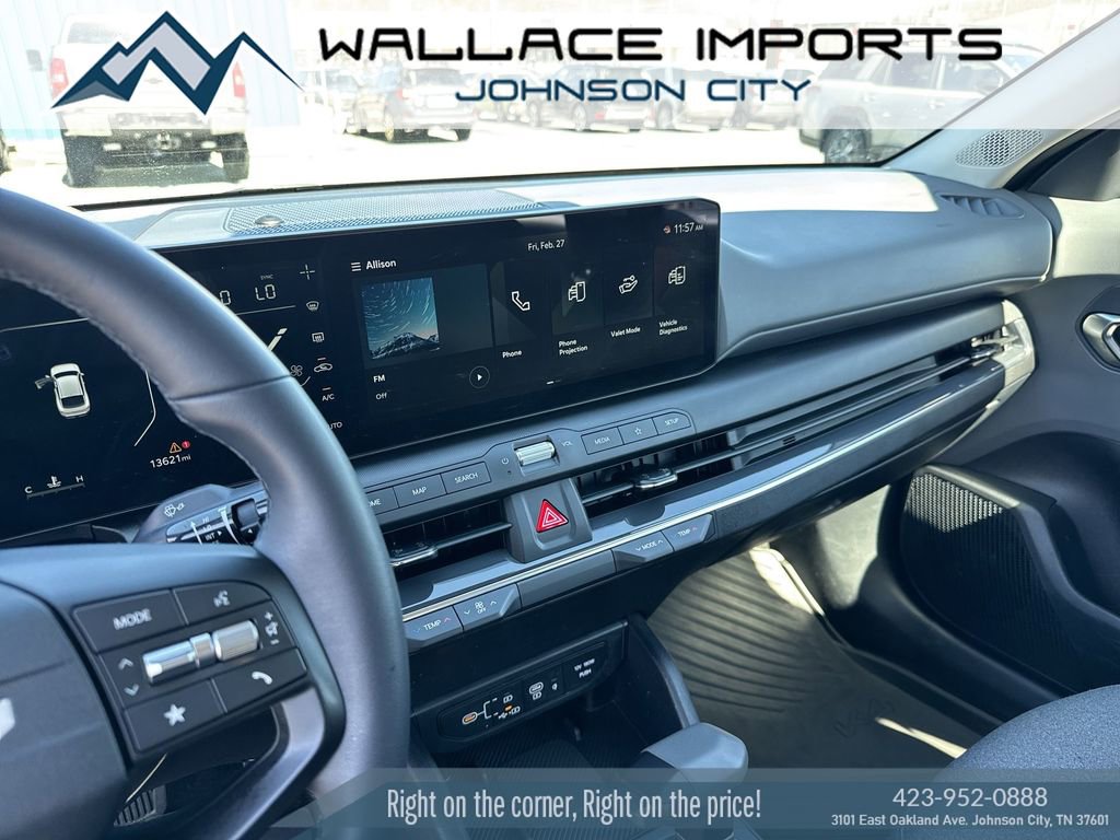 Used 2025 Kia K4 EX image 22
