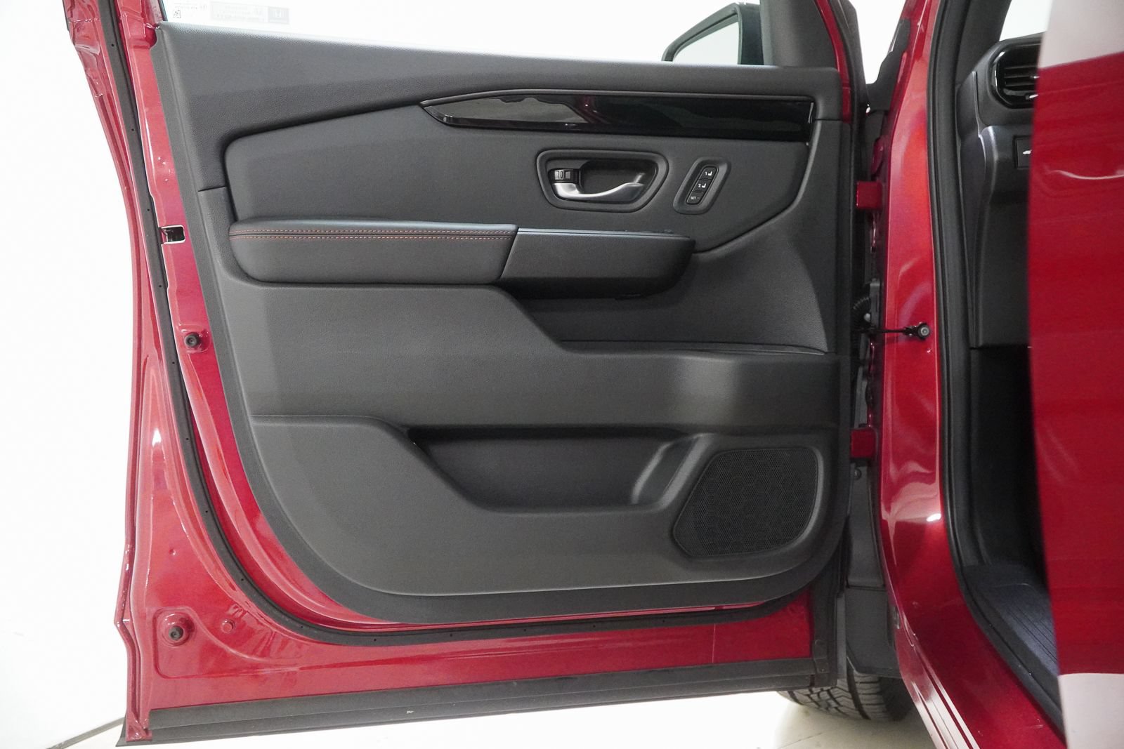 Certified 2025 Honda Pilot TrailSport image 20