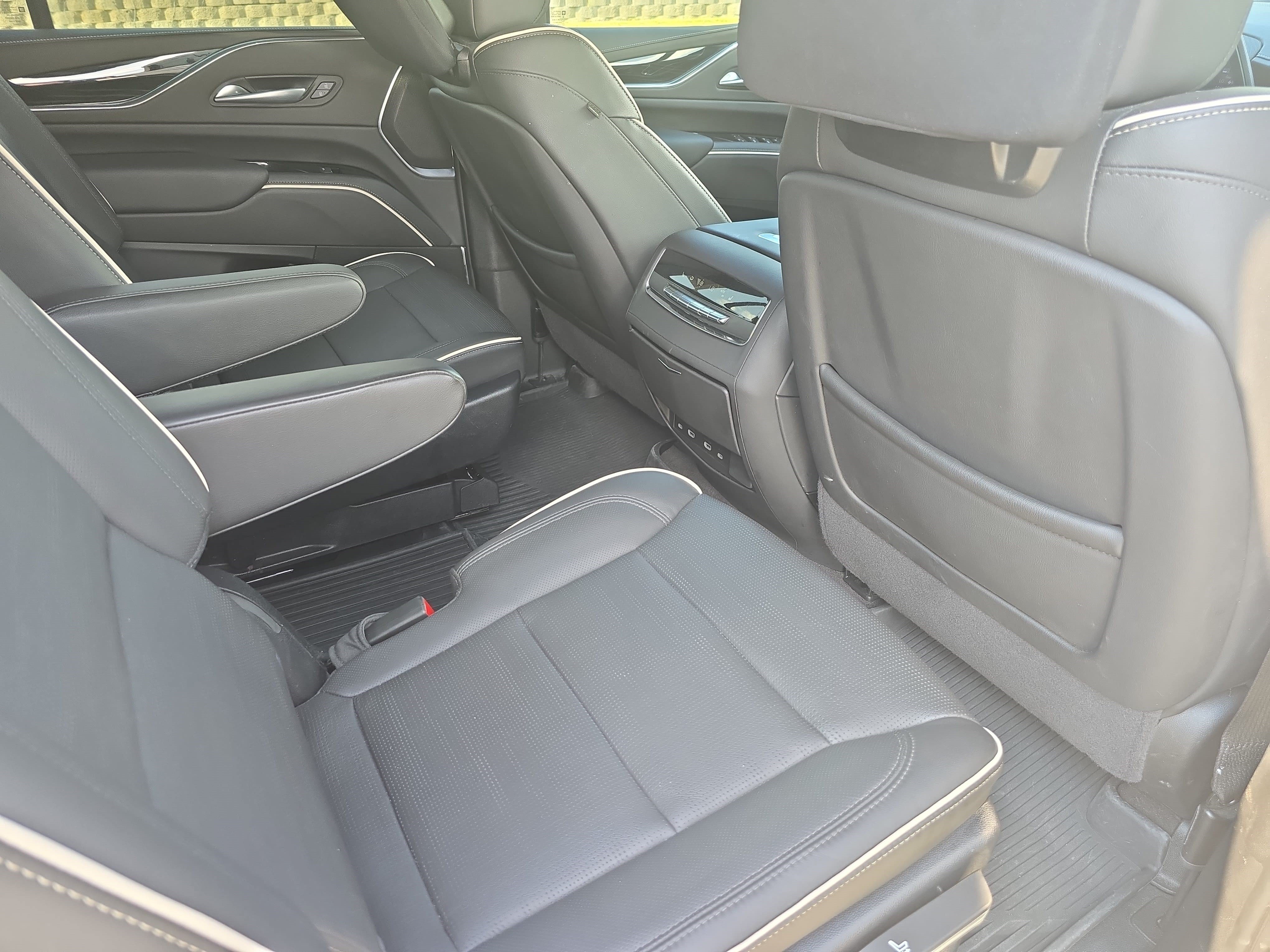 Used 2024 Cadillac Escalade Sport w/ LPO, ONYX Package AWD/4WD image 11