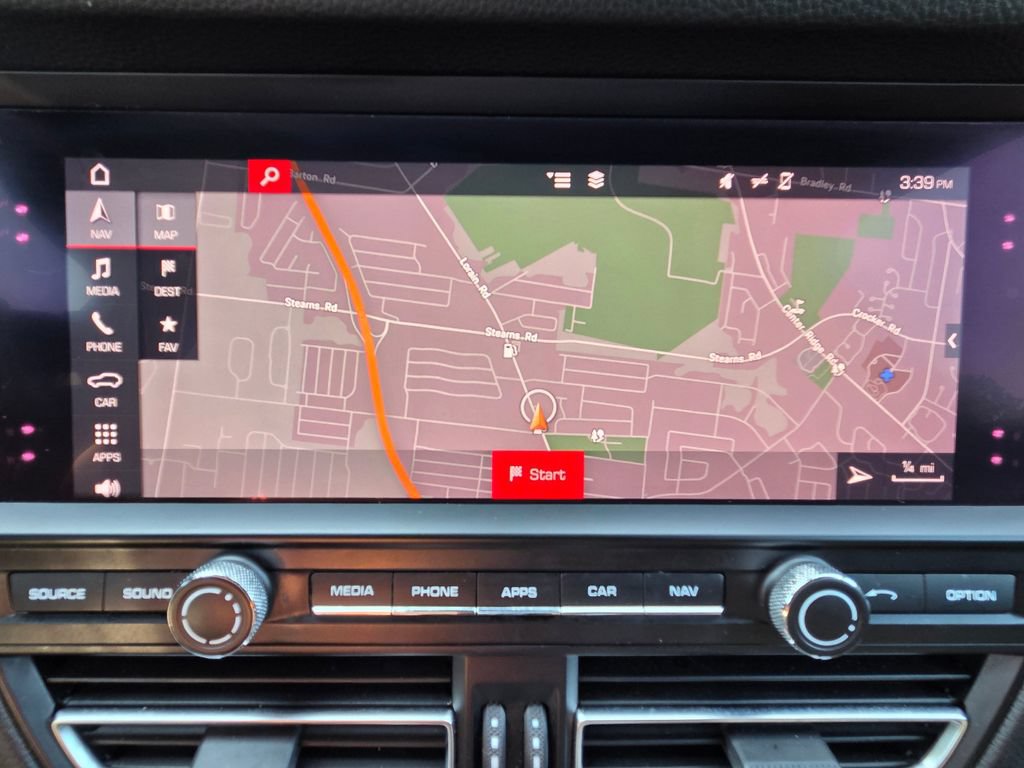 Certified 2019 Porsche Macan S AWD/4WD image 11