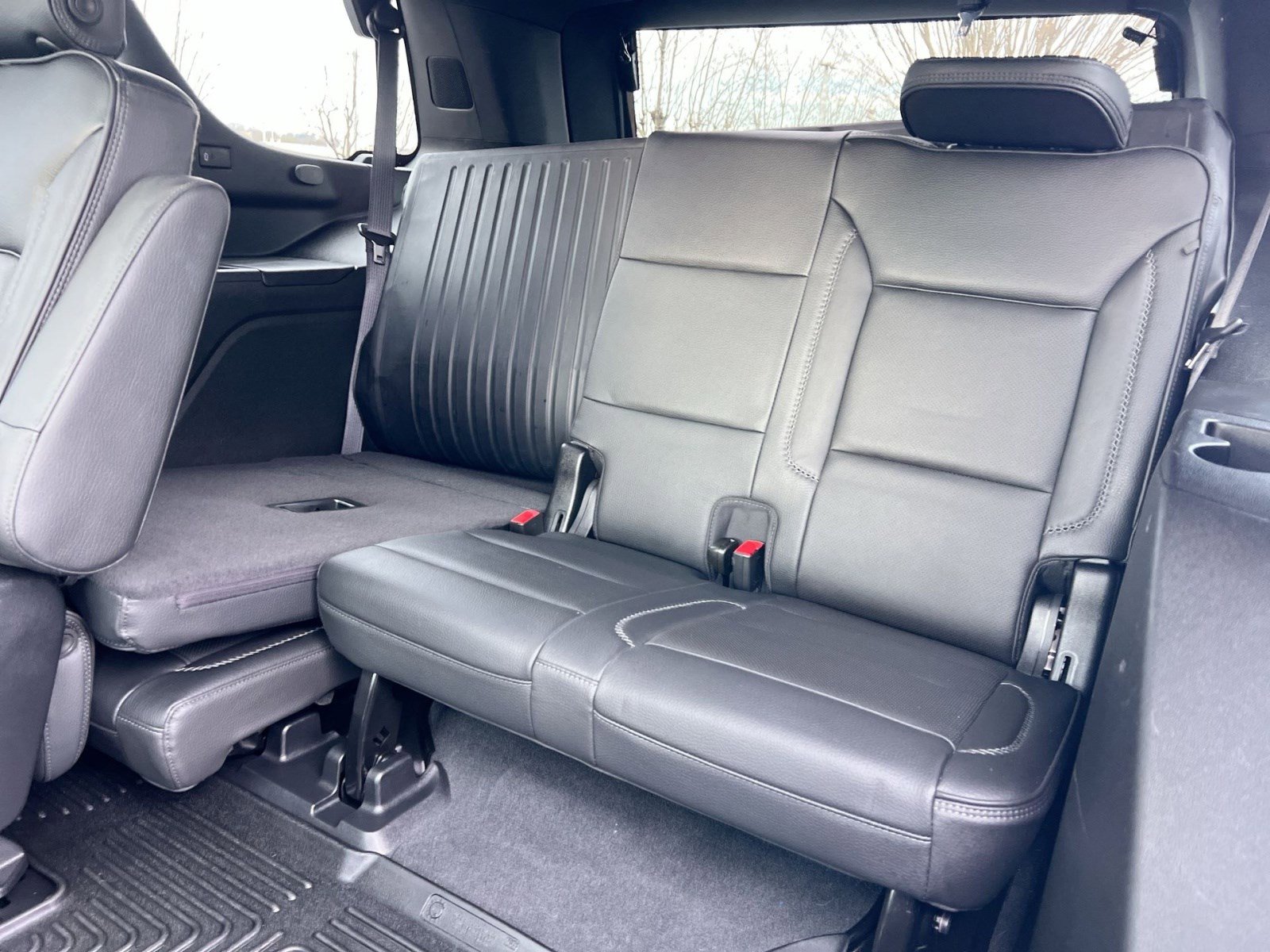 Used 2024 GMC Yukon Denali w/ Denali Reserve Package image 24