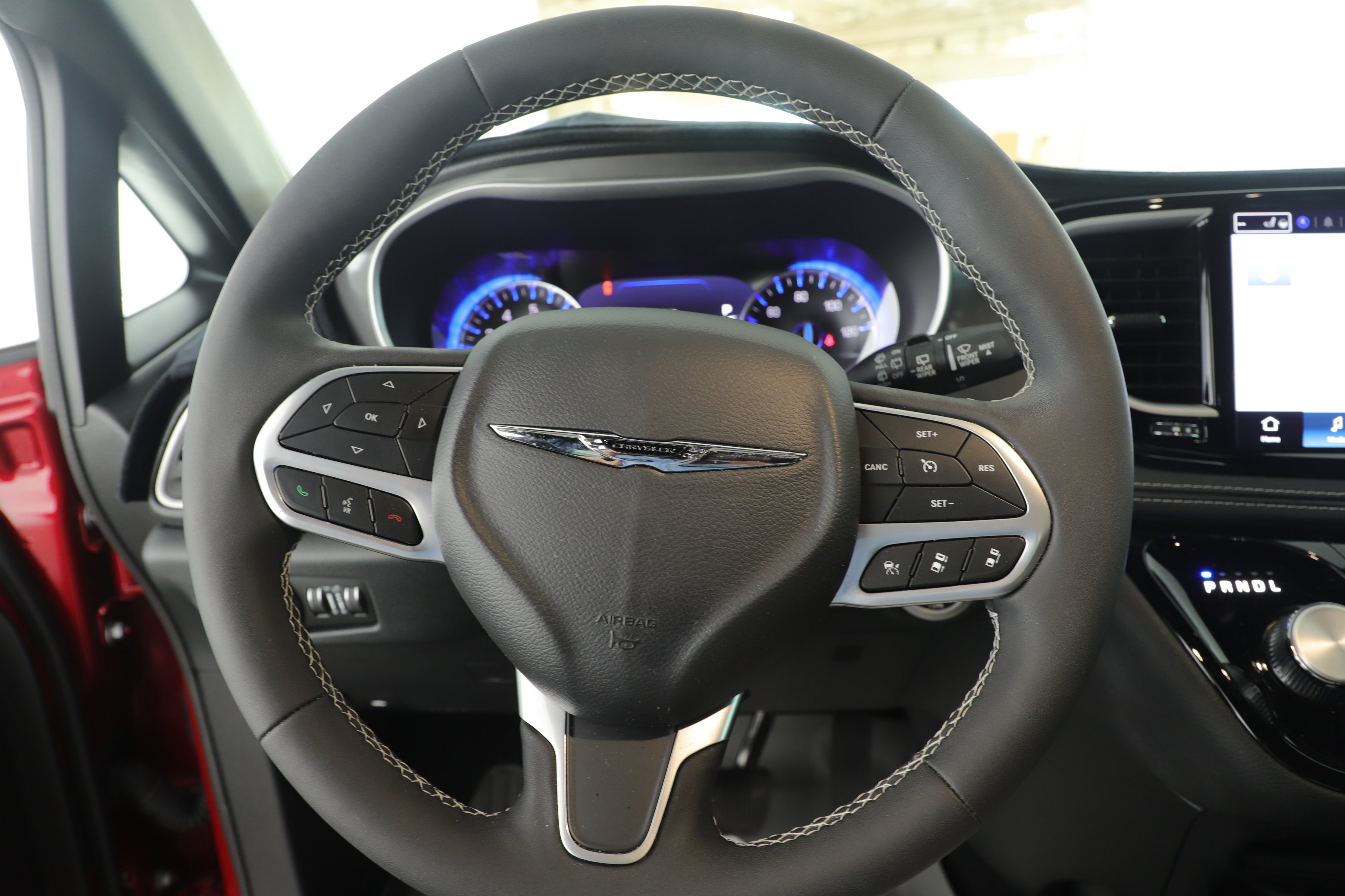 Used 2025 Chrysler Pacifica Select FWD image 17
