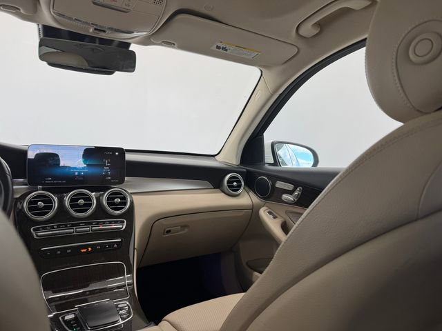Used 2022 Mercedes-Benz GLC 300 image 39