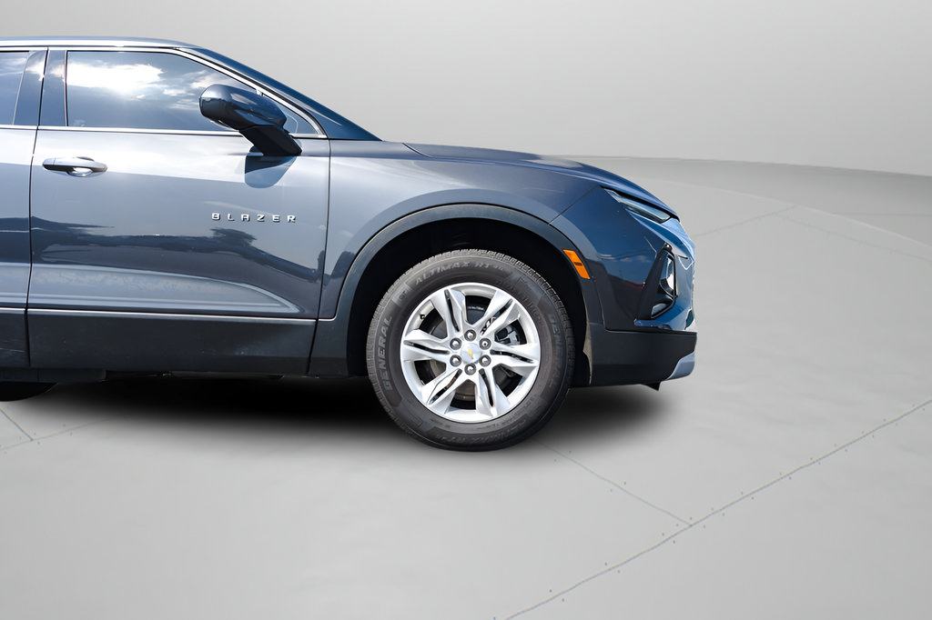 Used 2021 Chevrolet Blazer LT w/ LPO, Sport Package FWD image 7