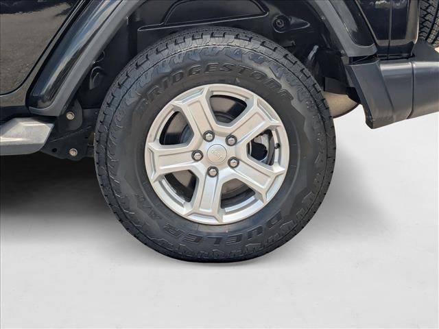 Used 2018 Jeep Wrangler Unlimited Sahara image 23