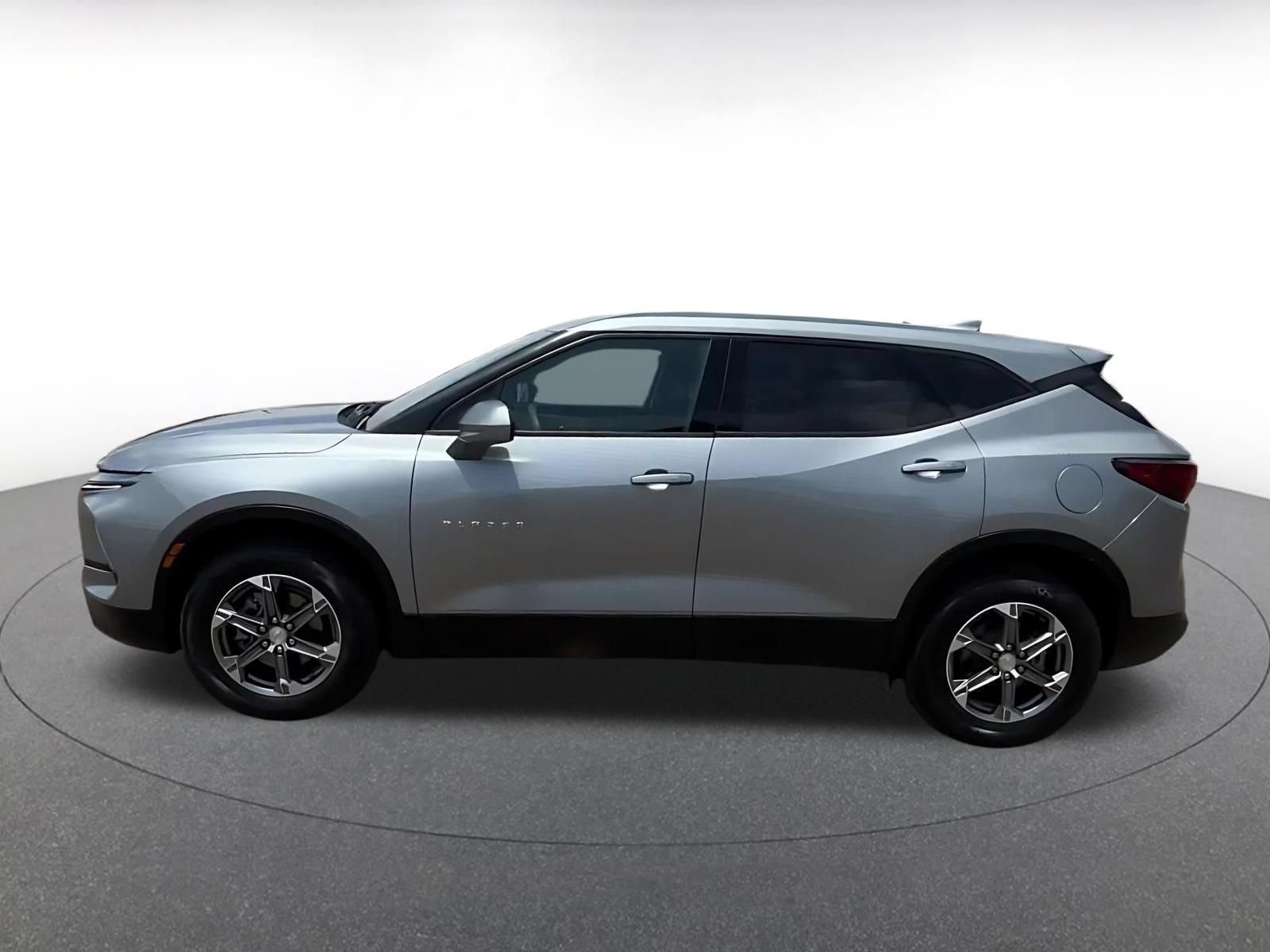Used 2025 Chevrolet Blazer LT FWD image 7