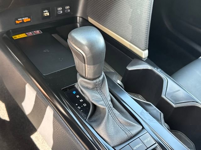 Used 2025 Toyota Camry SE image 15