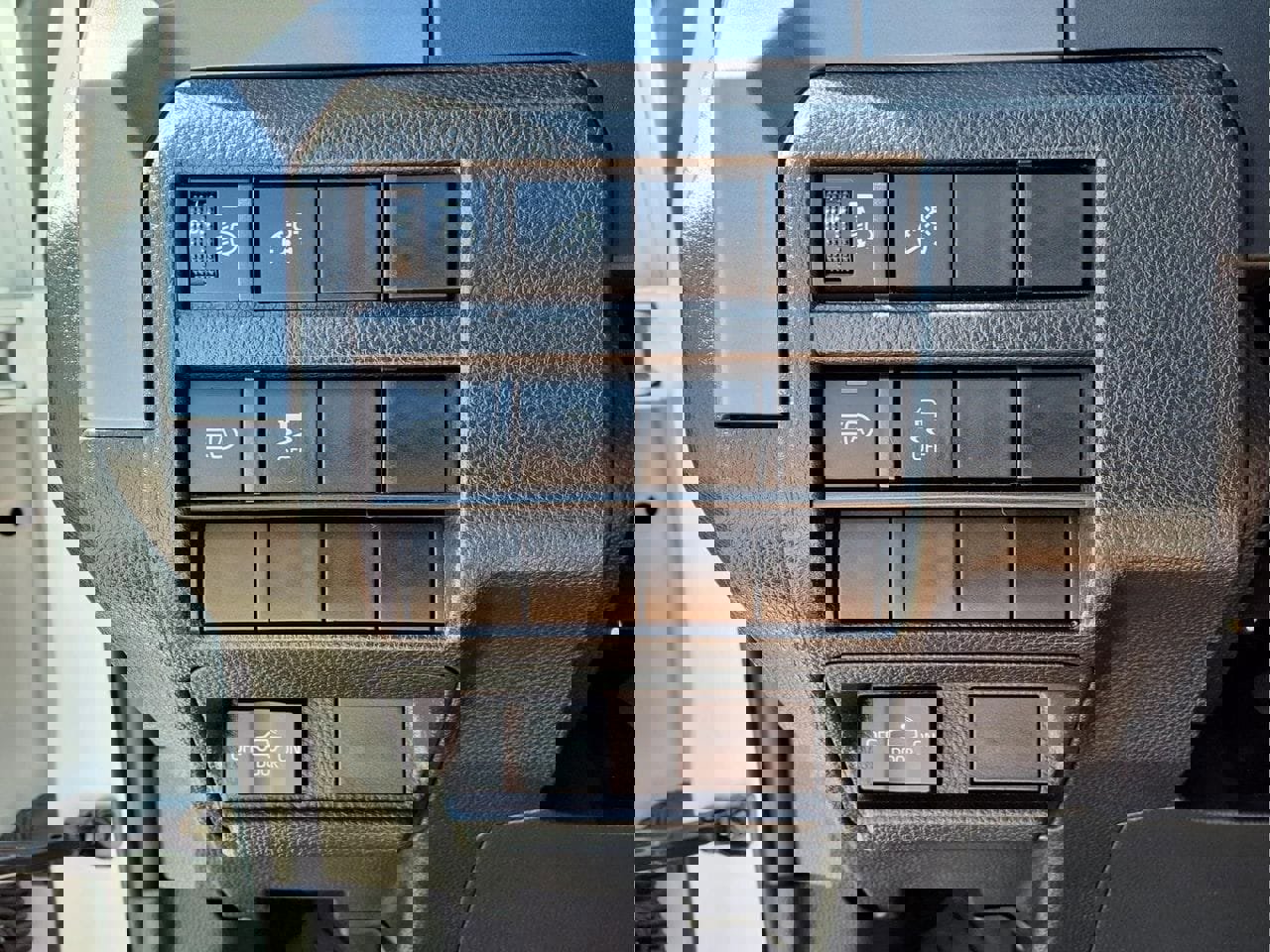 Certified 2025 Toyota Tacoma SR5 image 16