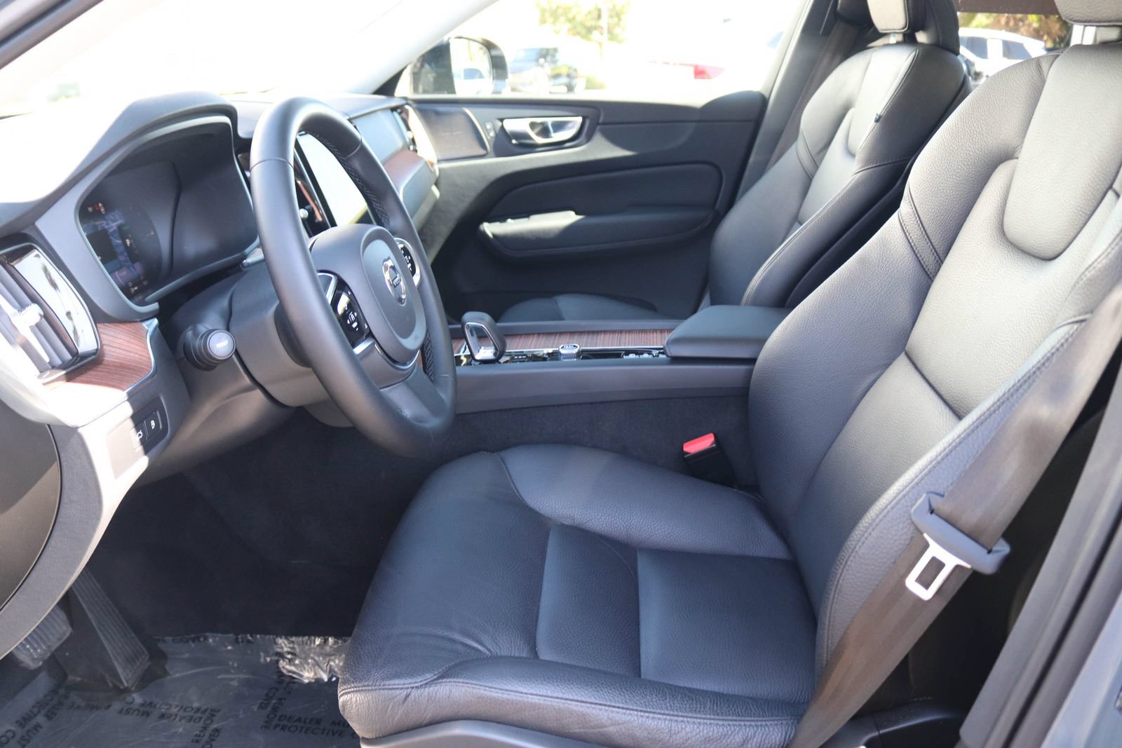 Used 2024 Volvo XC60 T8 Plus w/ Protection Package Premier AWD/4WD image 20