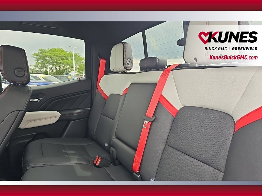 Used 2025 GMC Canyon AT4 w/ AT4X Package AWD/4WD image 15
