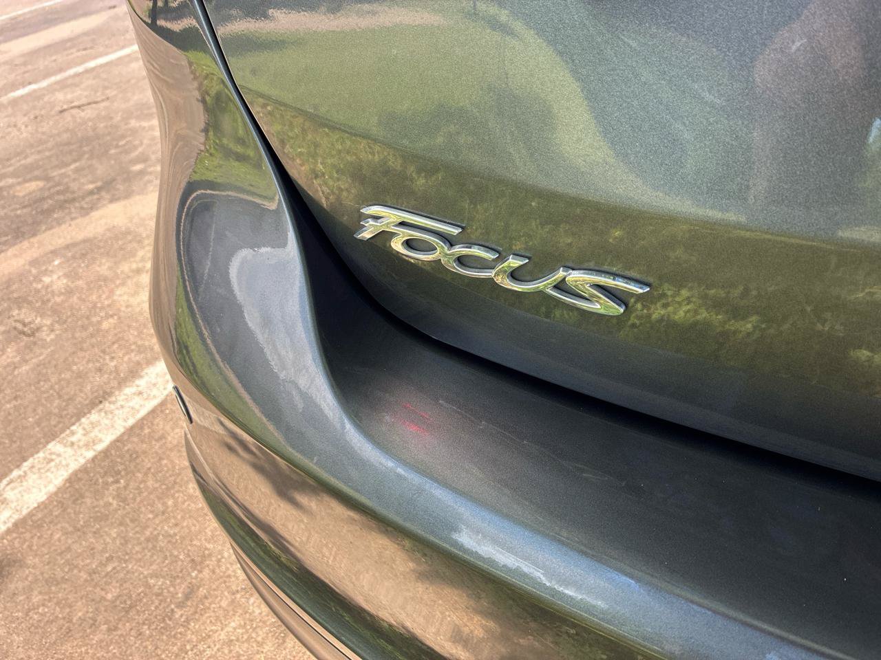 Used 2018 Ford Focus Titanium FWD image 12