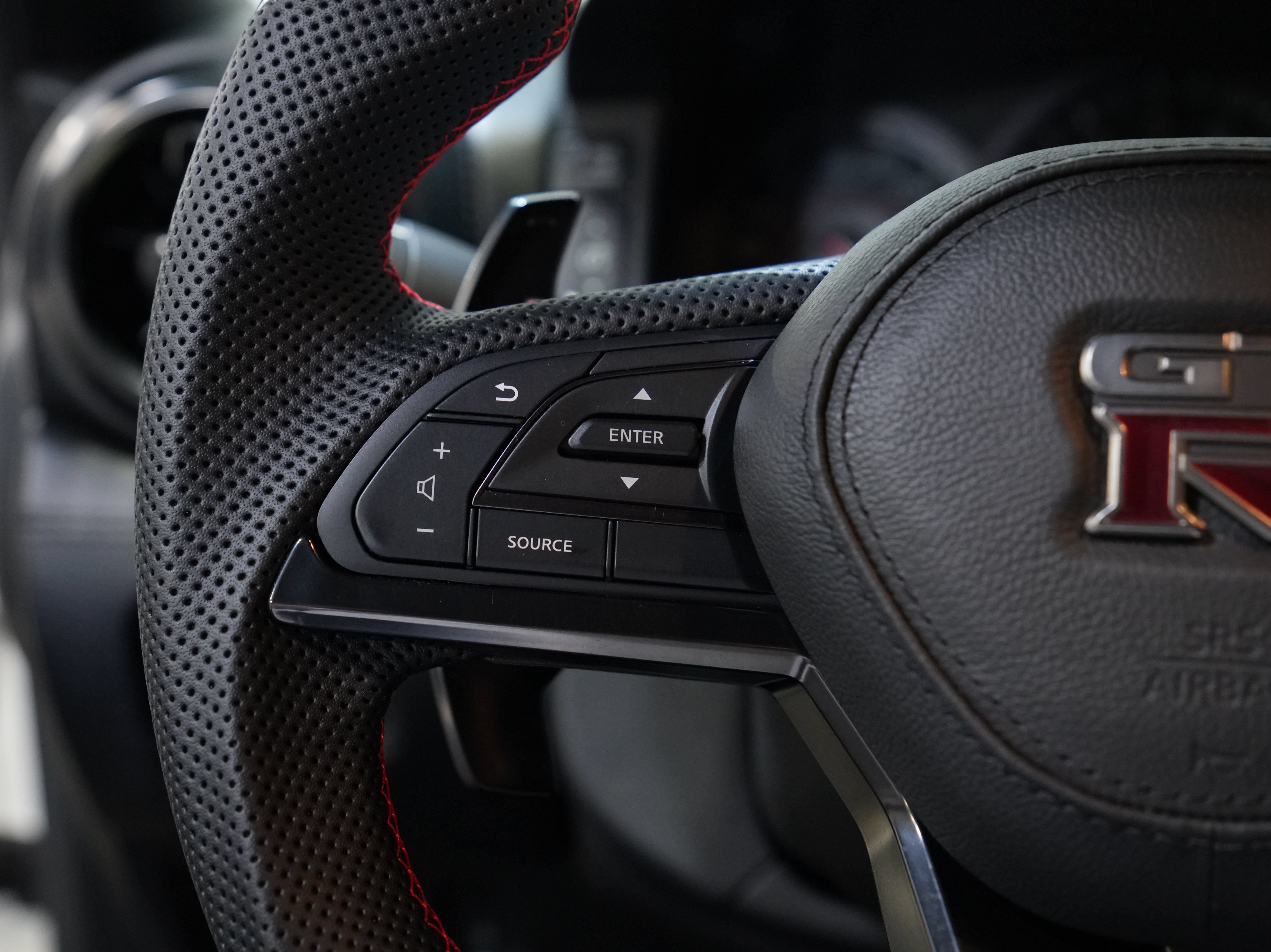 Used 2017 Nissan GT-R Premium AWD/4WD image 37