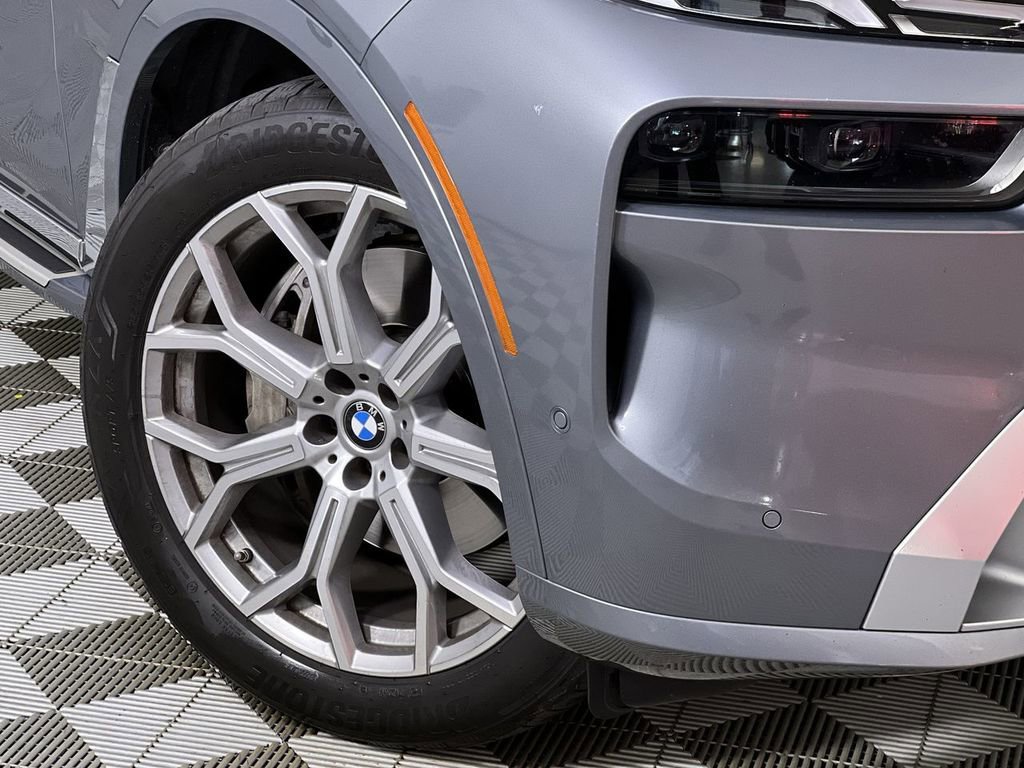 Used 2023 BMW X7 xDrive40i w/ Premium Package image 11