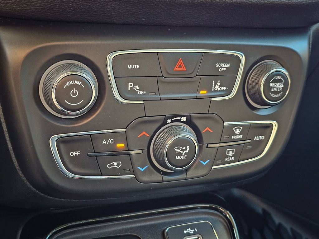 Certified 2021 Jeep Compass Limited AWD/4WD image 25