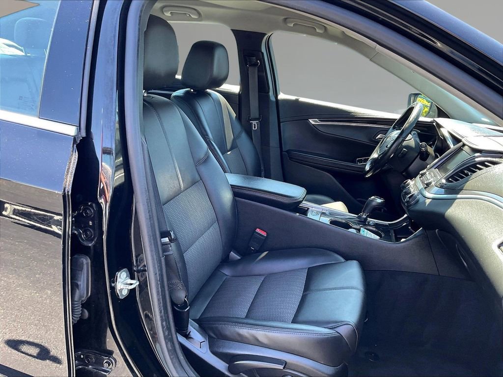 Used 2018 Chevrolet Impala LT FWD image 28