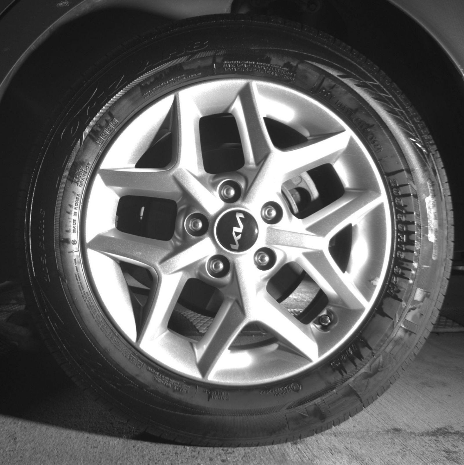 Used 2025 Kia Soul LX w/ LX Technology Package FWD image 17