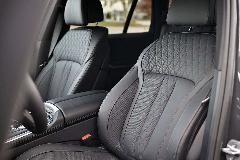 New 2026 BMW X5 M60i w/ Climate Comfort Package image 23