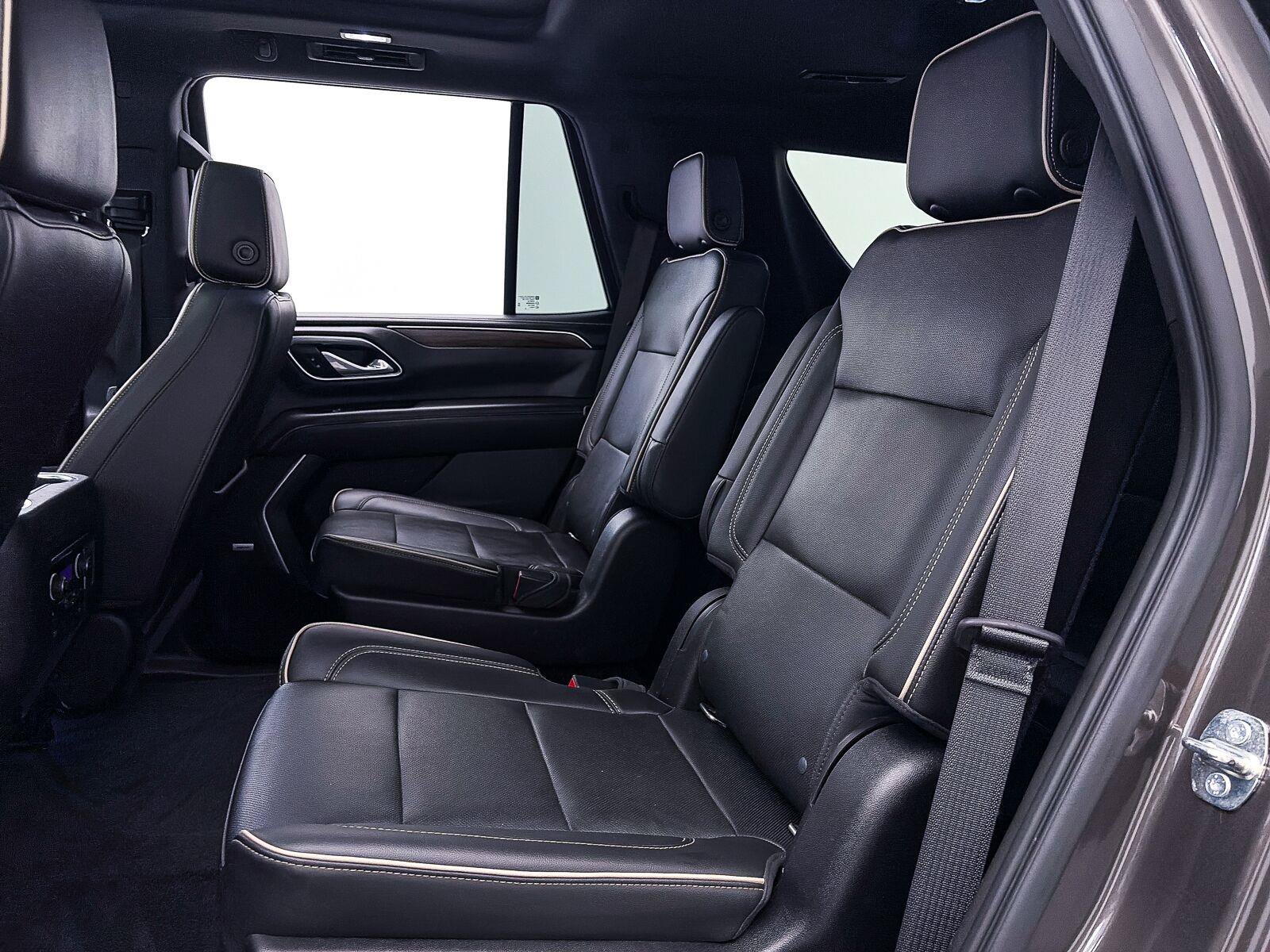 Used 2021 Chevrolet Tahoe Premier w/ Premium Package RWD image 41