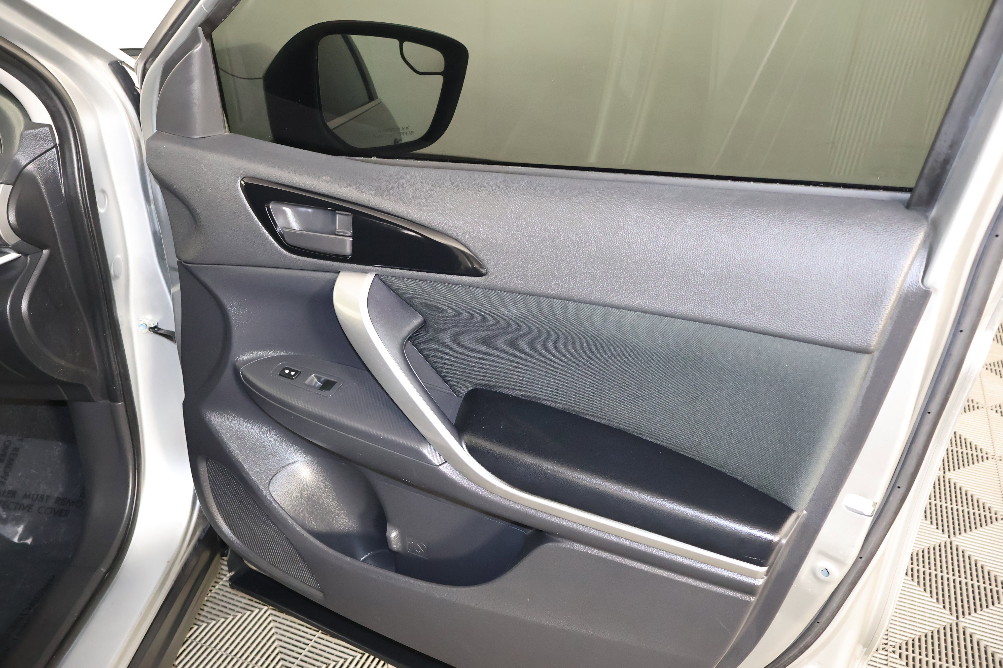 Used 2018 Mitsubishi Eclipse Cross LE image 38