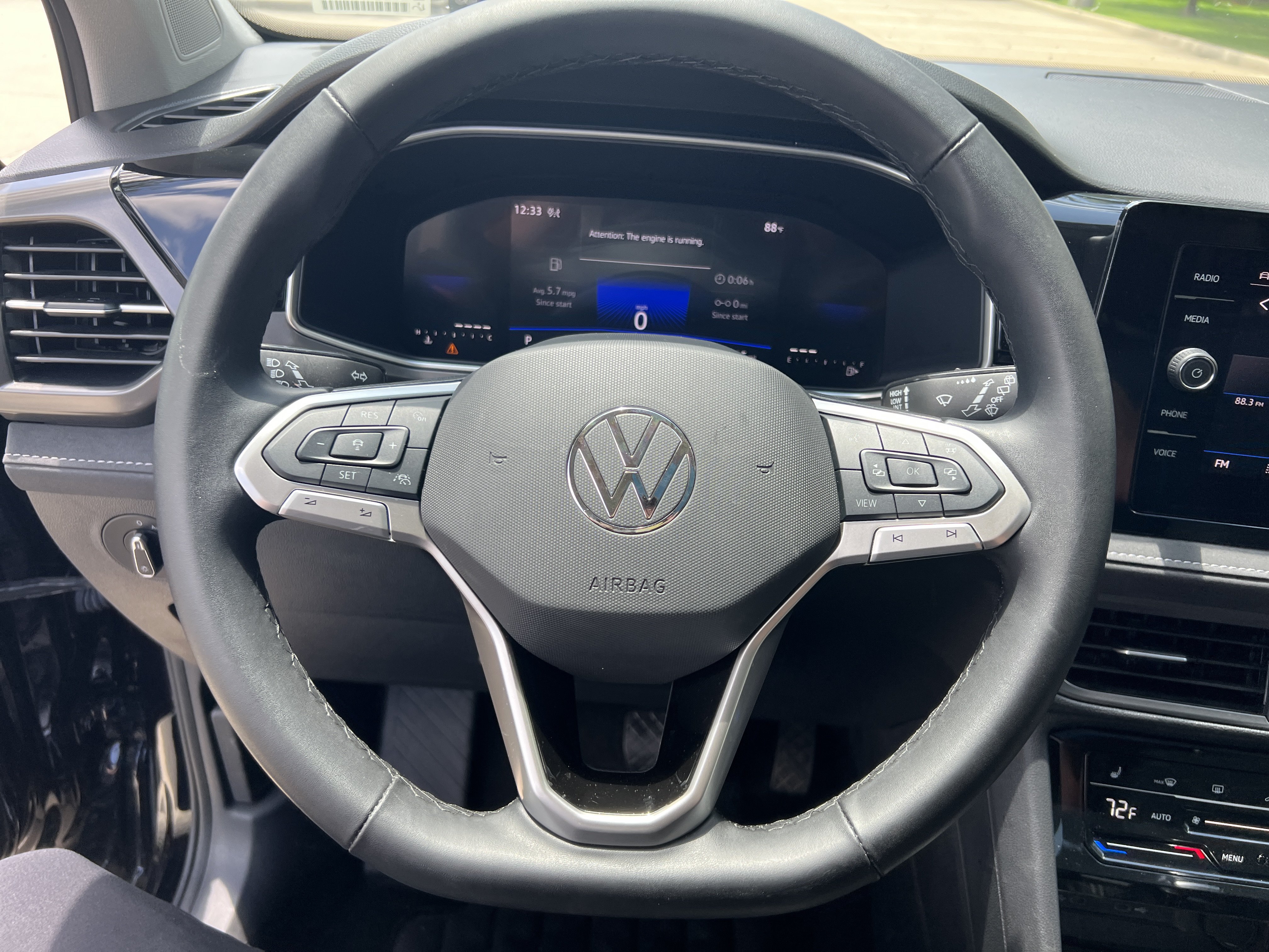 Certified 2025 Volkswagen Taos SE AWD/4WD image 16