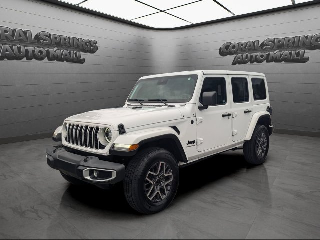 Used 2025 Jeep Wrangler Unlimited Sahara AWD/4WD image 3