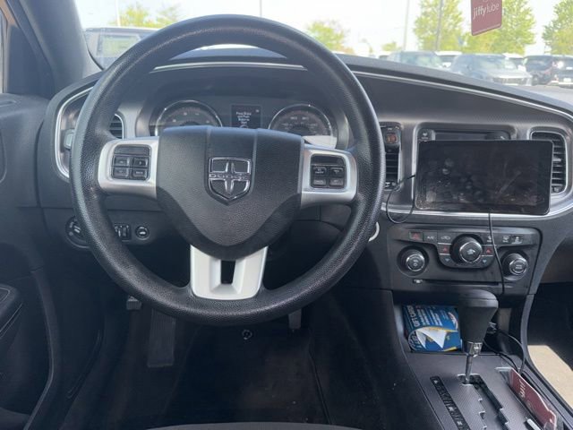 Used 2013 Dodge Charger SE RWD image 6