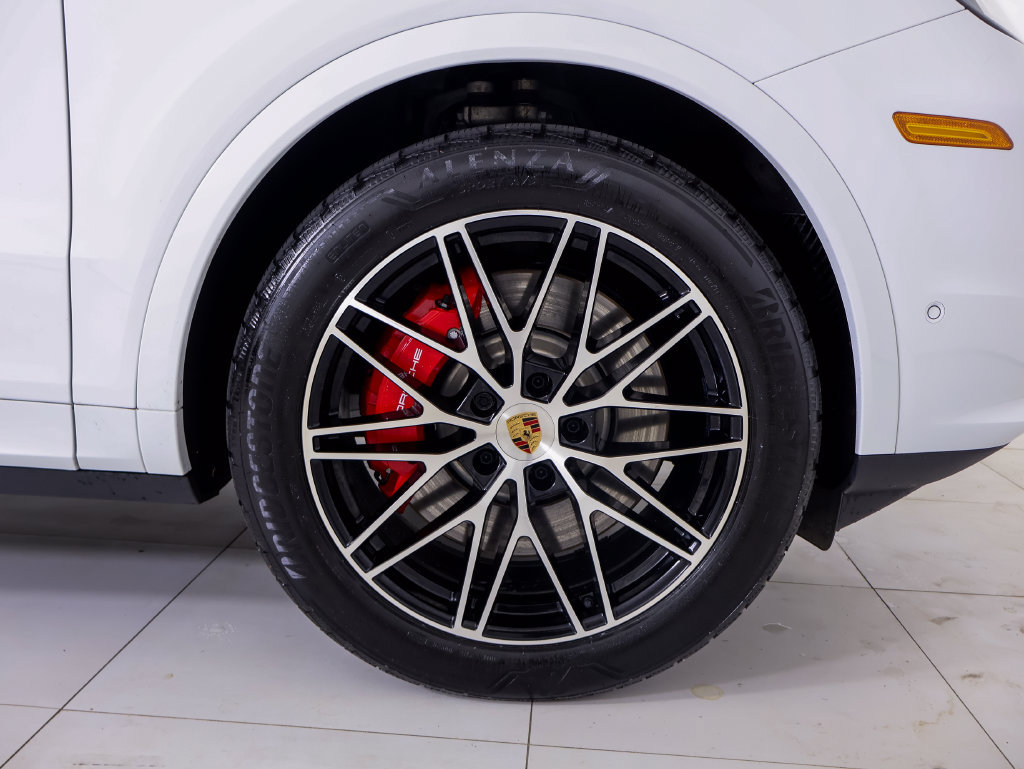 Certified 2026 Porsche Cayenne S w/ Premium Package Plus AWD/4WD image 30